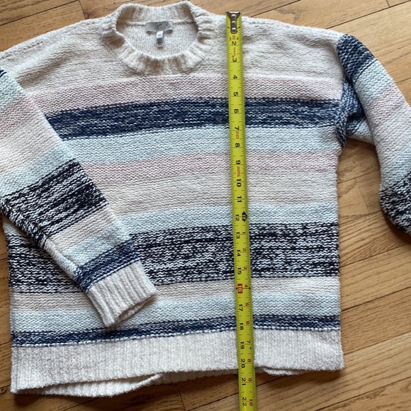 Joie sweater. - Picture 6 of 10